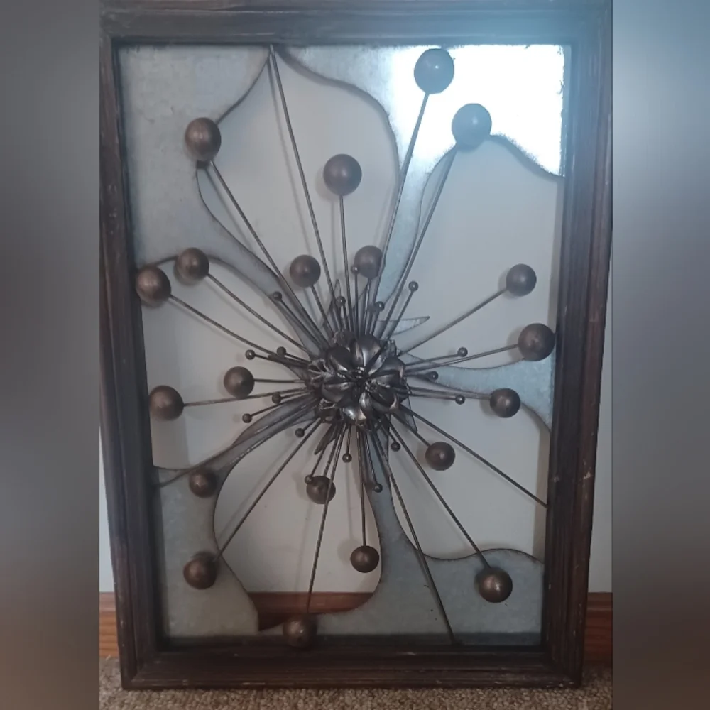 Pretty Unique Wall Hanging Decoration. Like New!